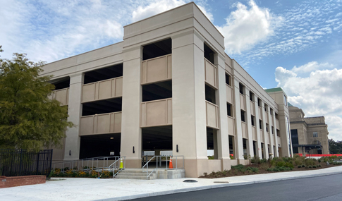 Corner façade and entrance of the new Science Museum of Virginia parking deck.