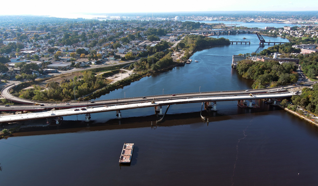 An overhead view of the new and old Henderson Bridges.